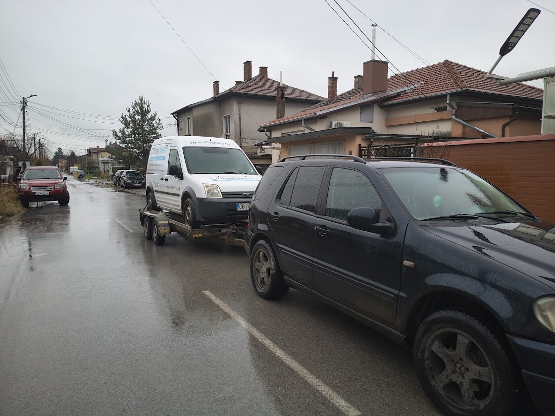 Транспорт на автомобил с платформа в Костинброд